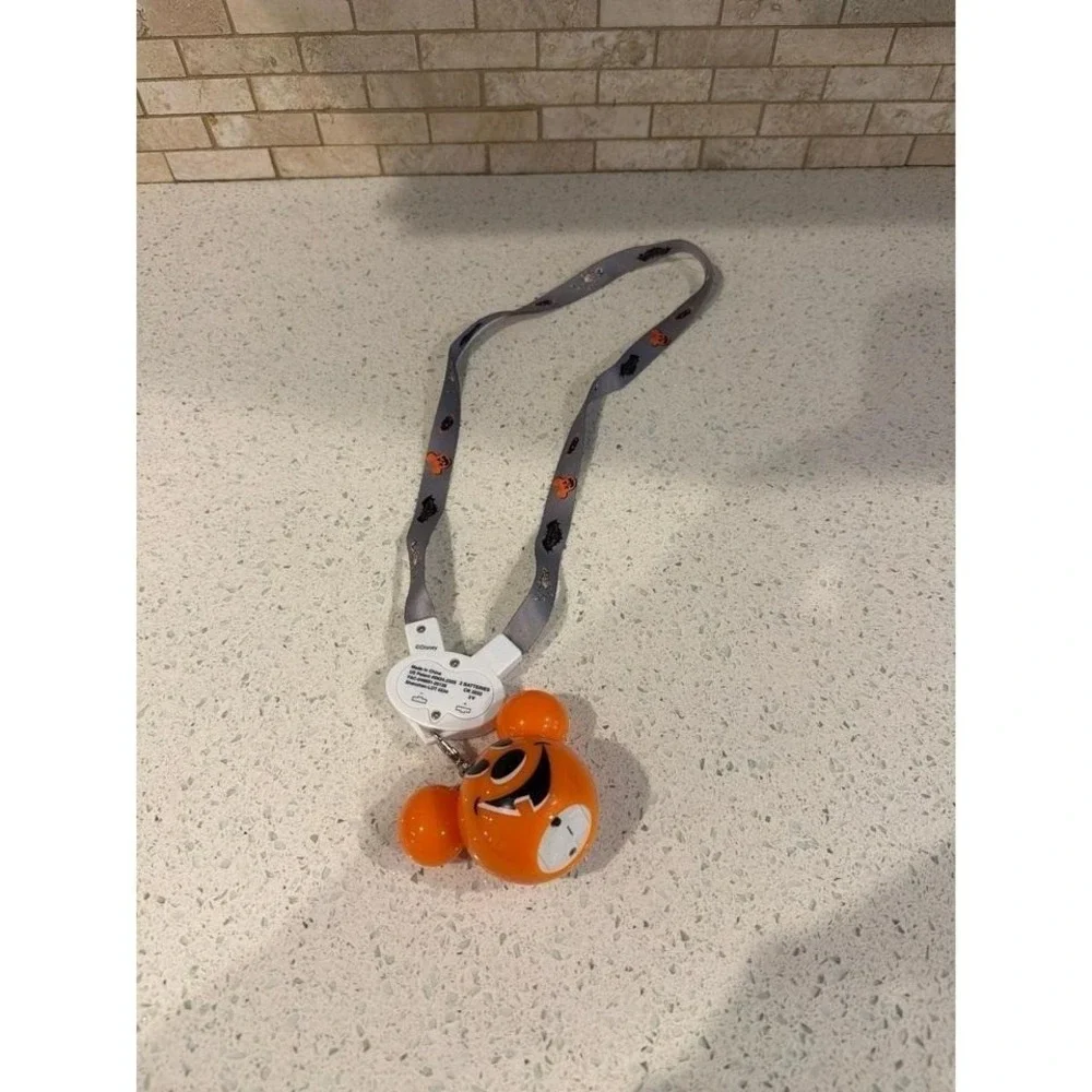 Disney Halloween Mickey Pumpkin Light Up‎ Lanyard Pendant 2020